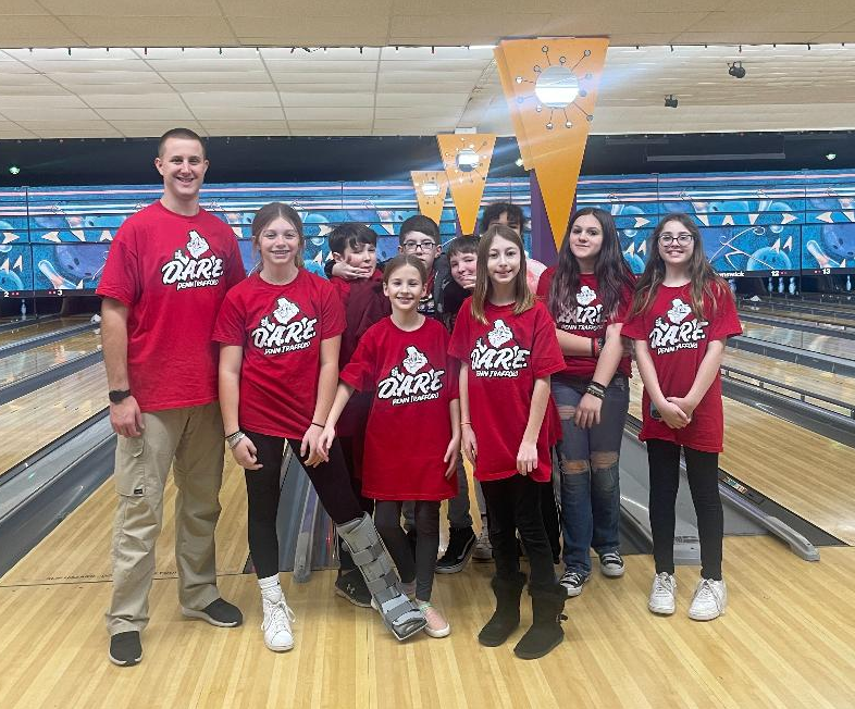 5thgraders Go Bowling to Celebrate D.A.R.E. Program Level Green