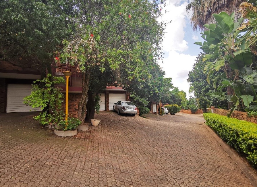 Exclusive Sole Mandate 4 Bedroom Townhouse for sale in Mt R3