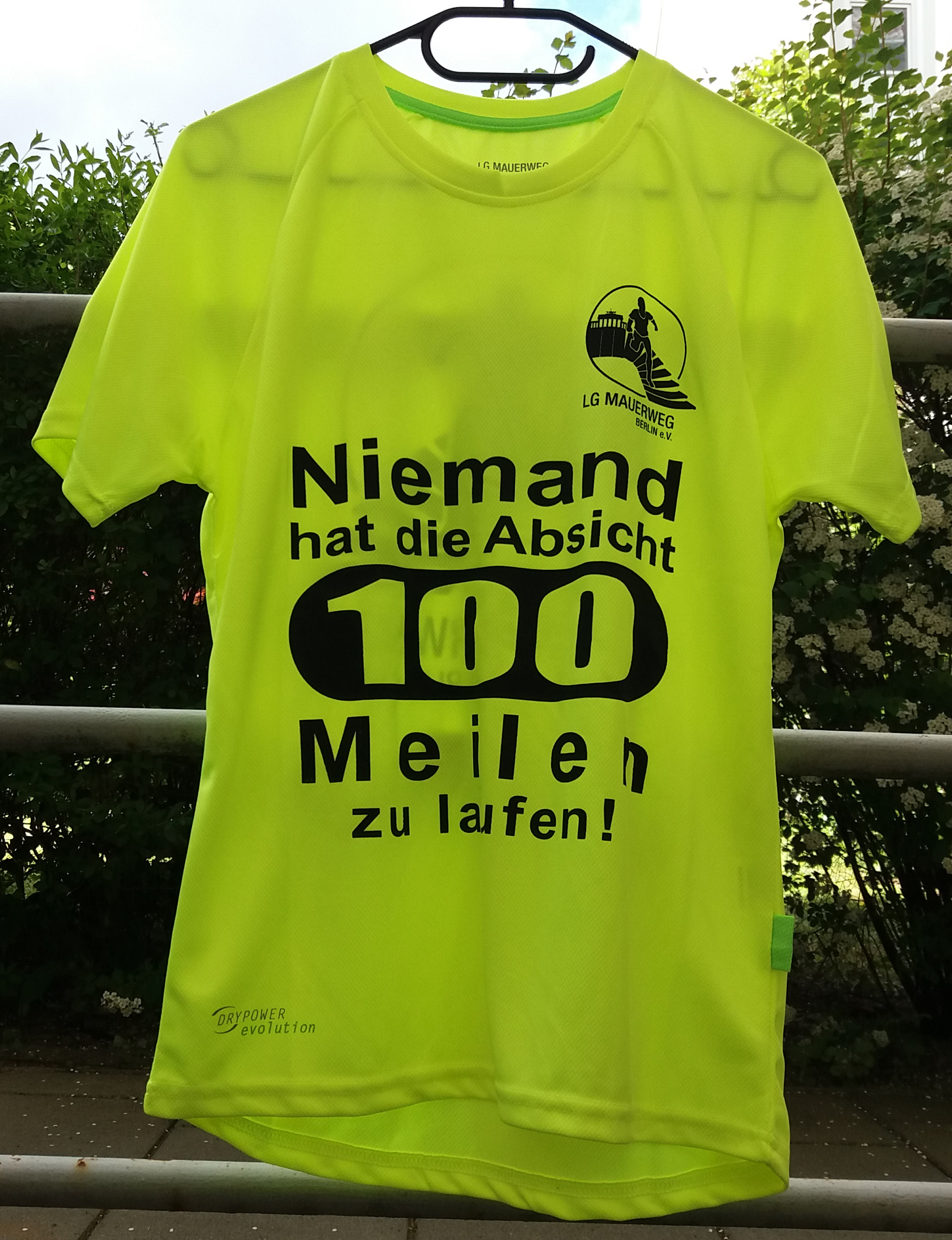 Der Vereinskleidung von Kopf bis Fuß Langstreckenlauf