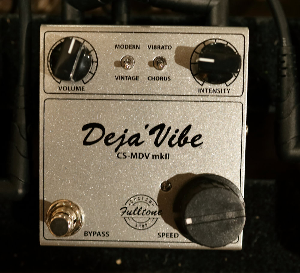 Fulltone Deja Vibe - Learning Guitar Now