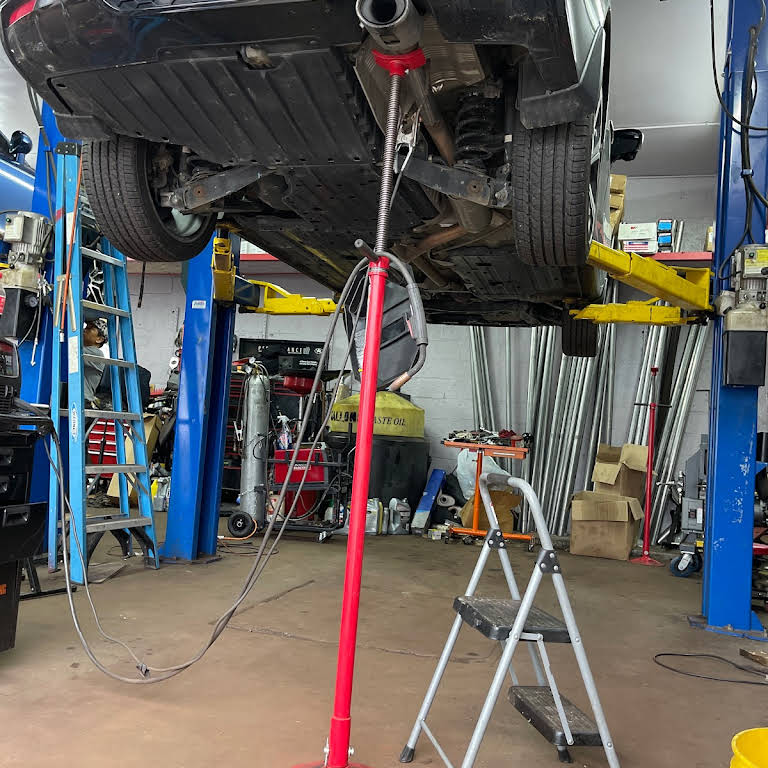 Ravy's Discount Muffler and Brake llc. Auto Repair Shop in Waterbury