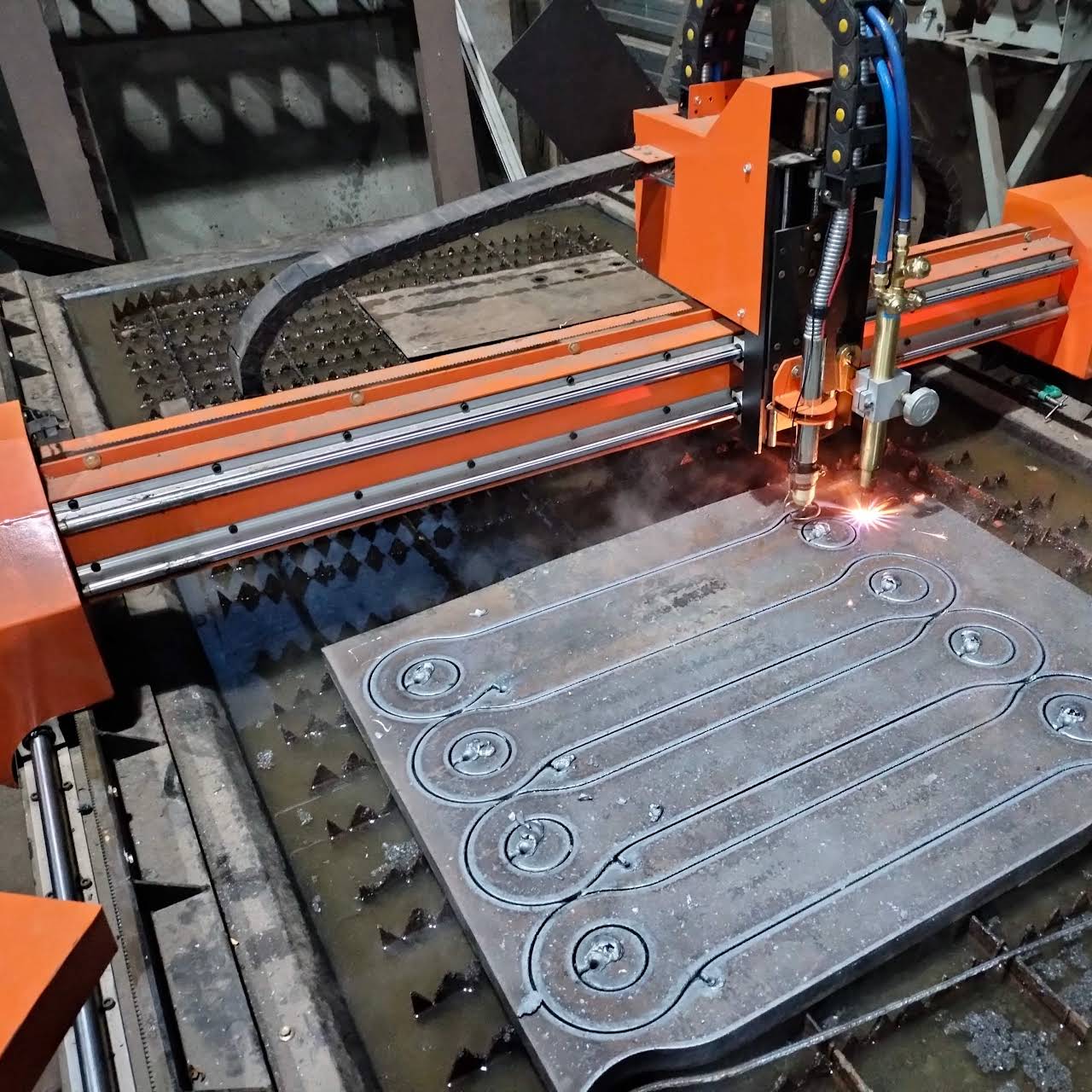 PIONEER CNC INDONESIA Pabrik Produsen mesin CNC plasma, CNC router dan Jasa Fiber Laser metal