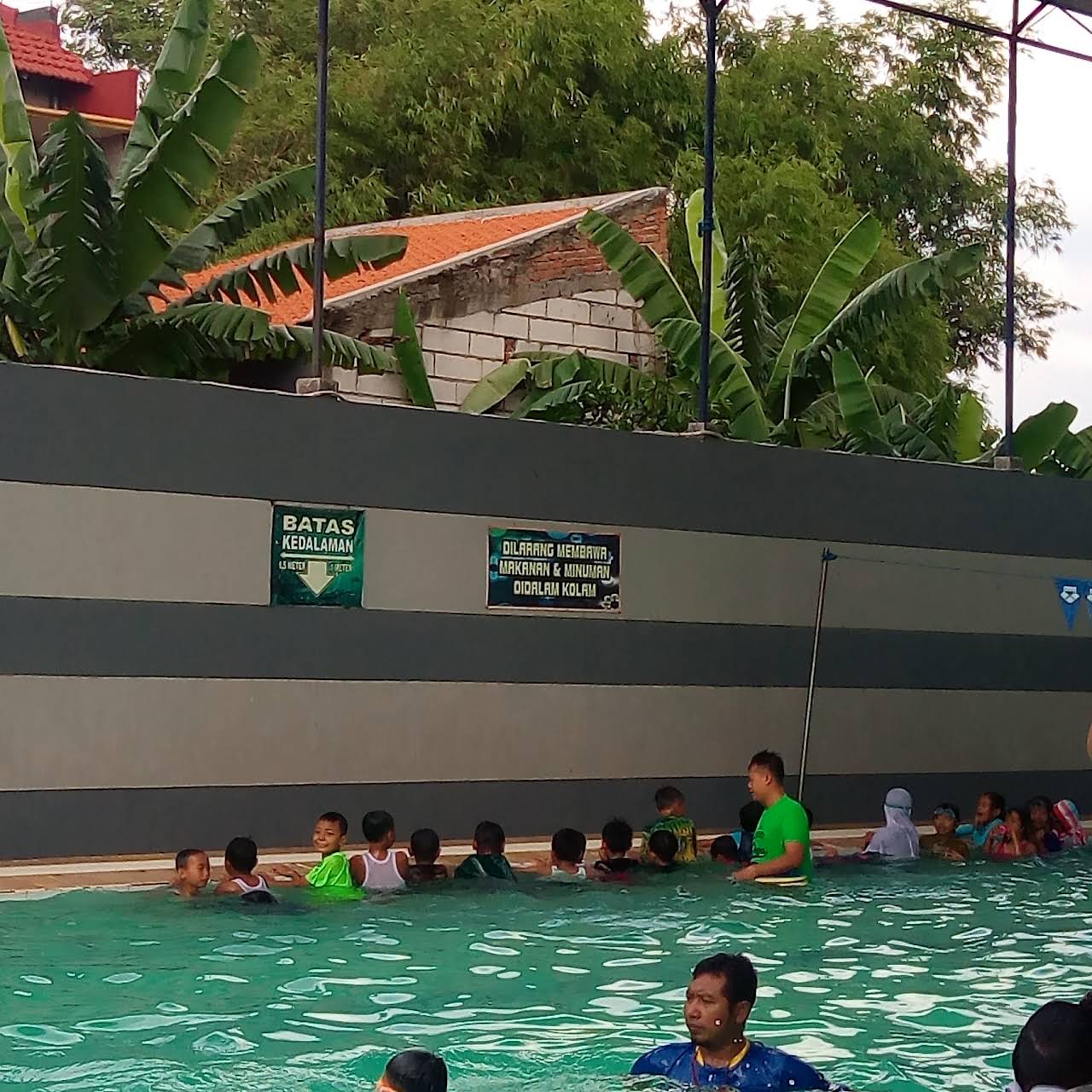 Kolam Renang Golden Aquatic Kolam Renang Umum