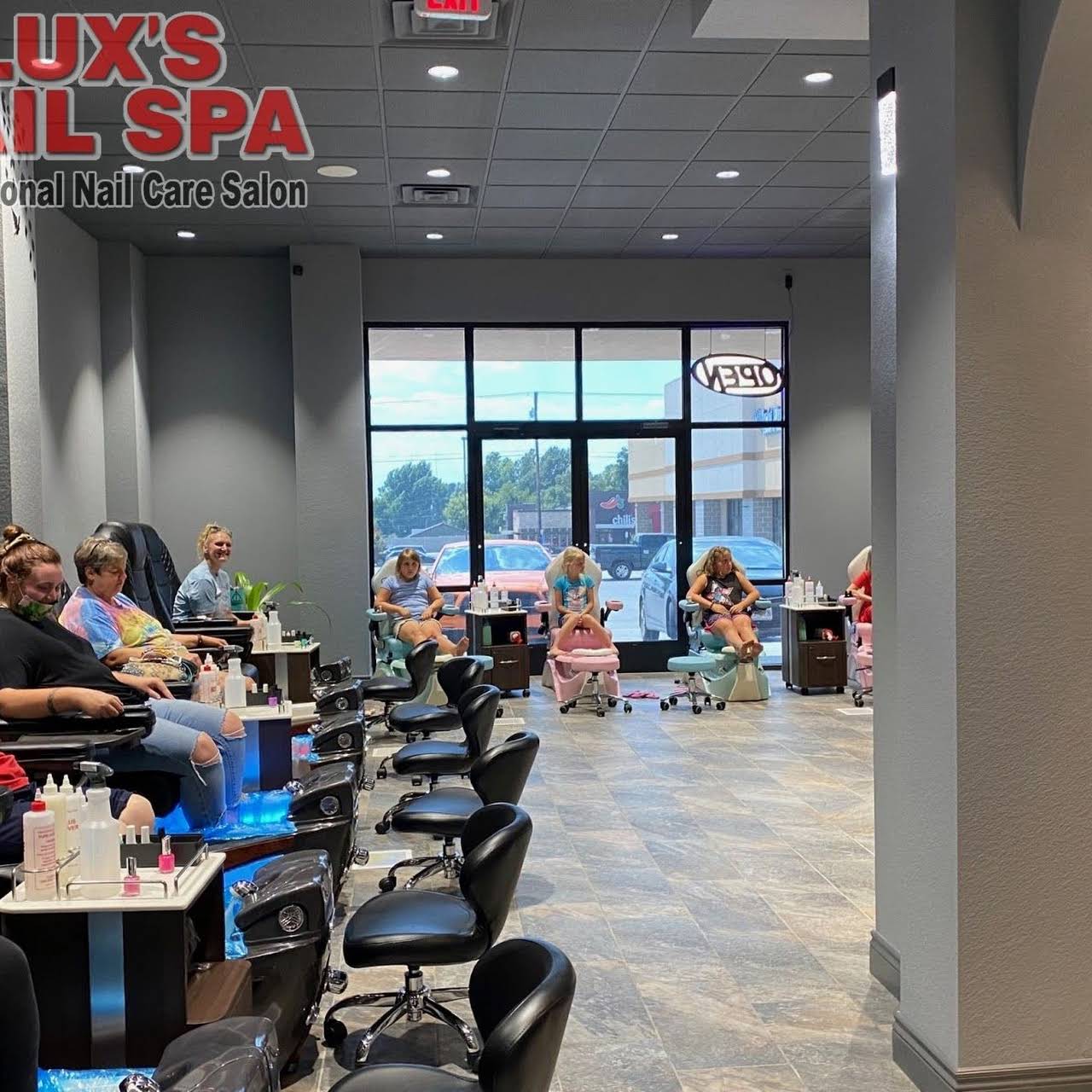 Lux's Nail spa Nail Salon in Joplin