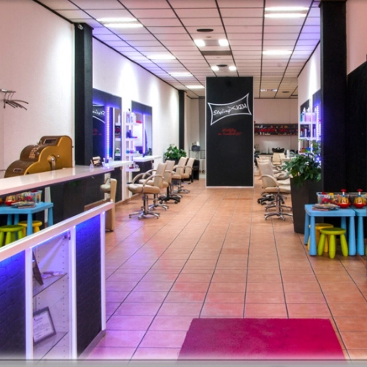 Friseur Styling CREW Friseursalon in Duisburg