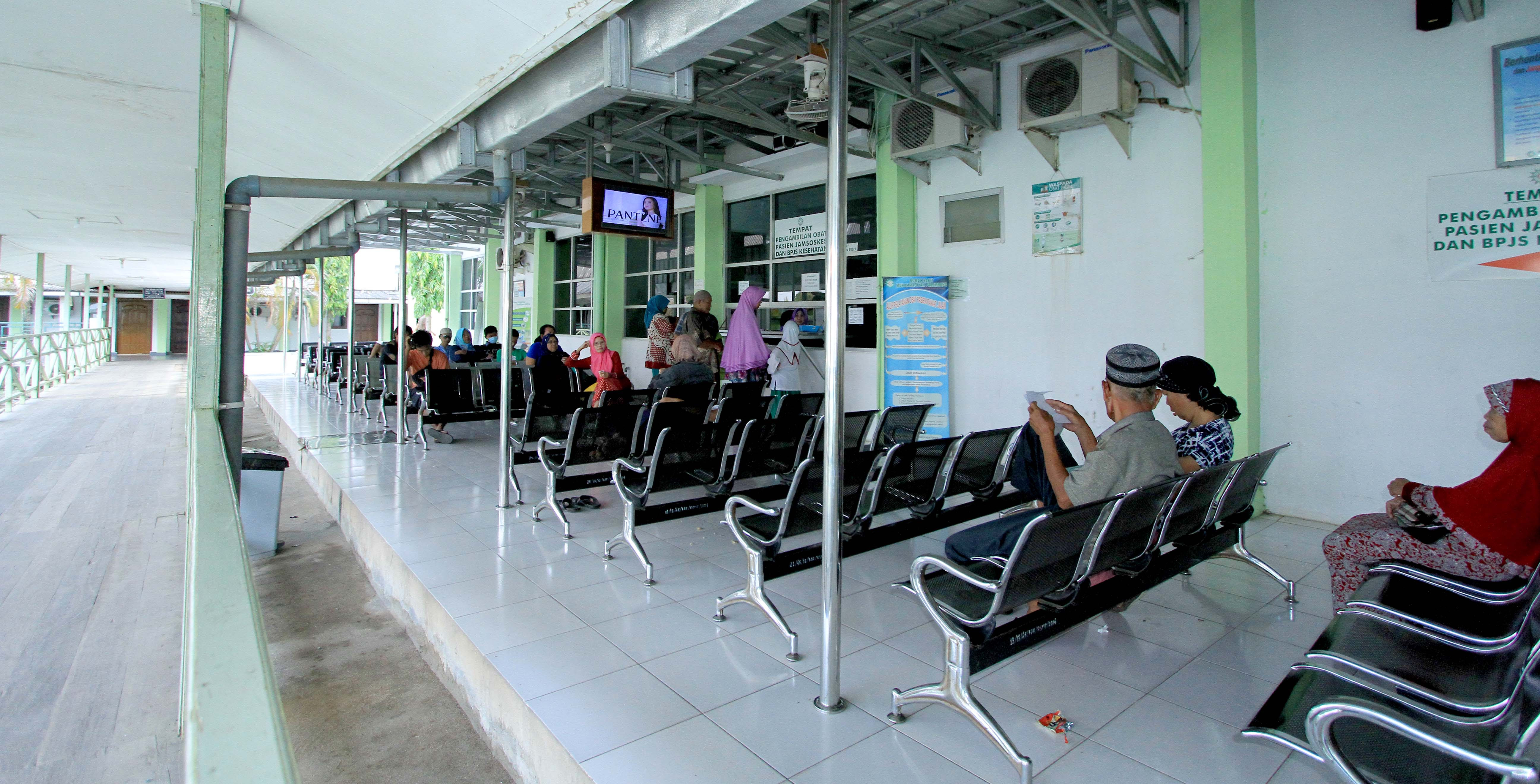 Jun 12, 2021 · standar safety yang diterapkan kilang cilacap betul betul aman, tinggal masalah waktu dan bagaimana penanganan agar lebih ofensif dan proses pendinginan terus dilakukan, ujar nicke dalam keterangan tertulisnya, sabtu (12/6/2021). Lowongan Kerja Rumah Sakit Muhammadiyah Palembang - Info ...