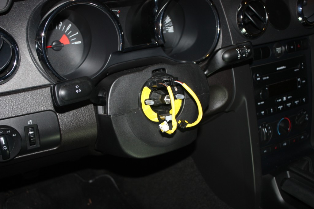 How to Install a Ford Racing GT500 Steering Wheel on Your 20052009