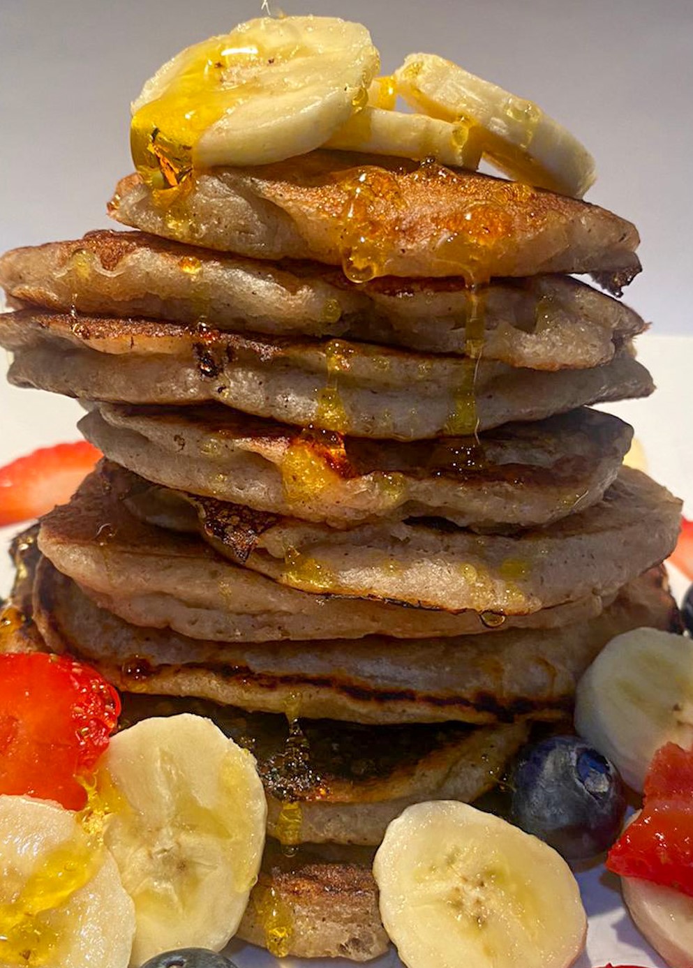 Easy and Fluffy Vegan Banana Pancakes LiberEat