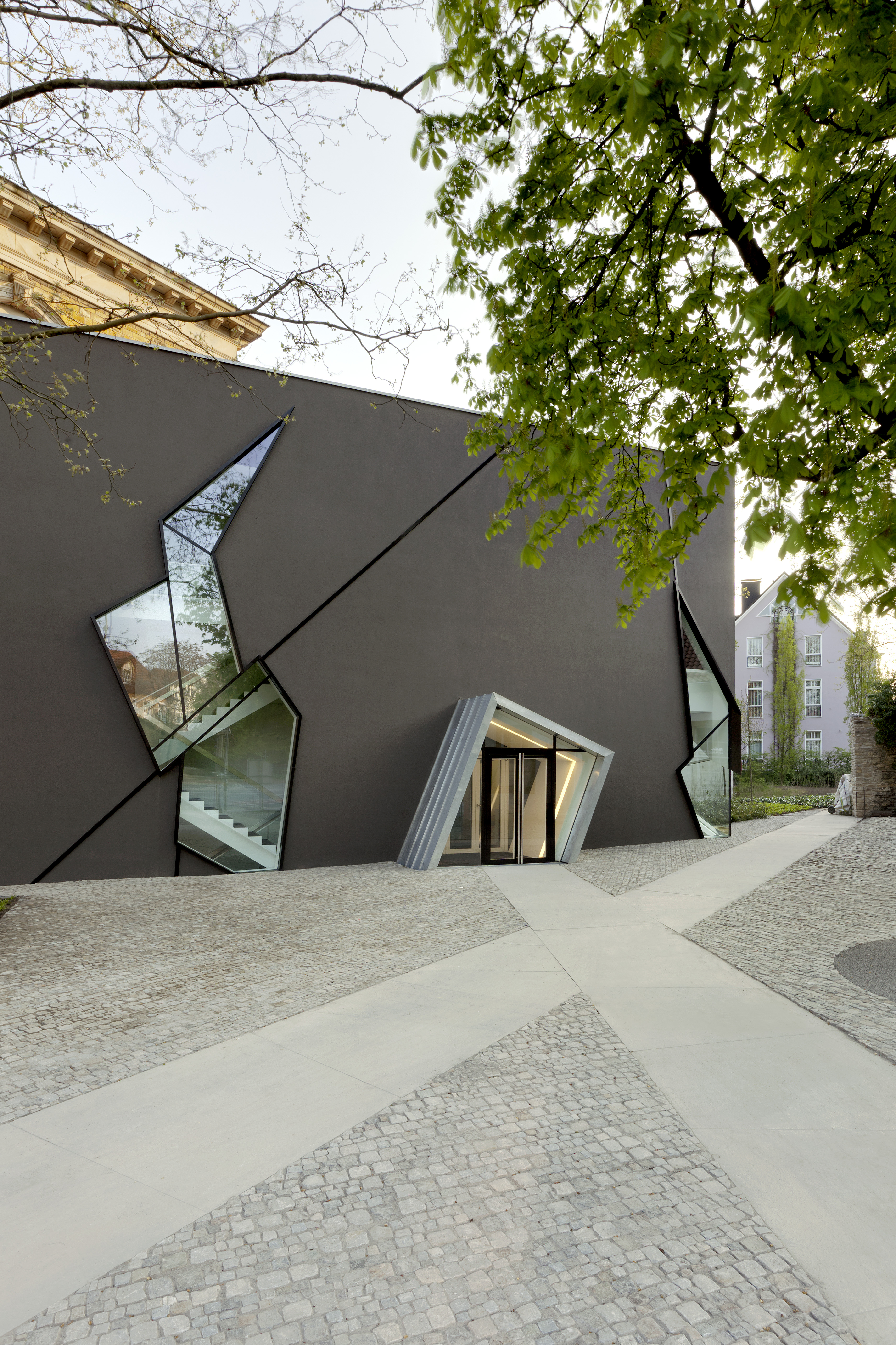 Extension to the Felix Nussbaum Haus Libeskind
