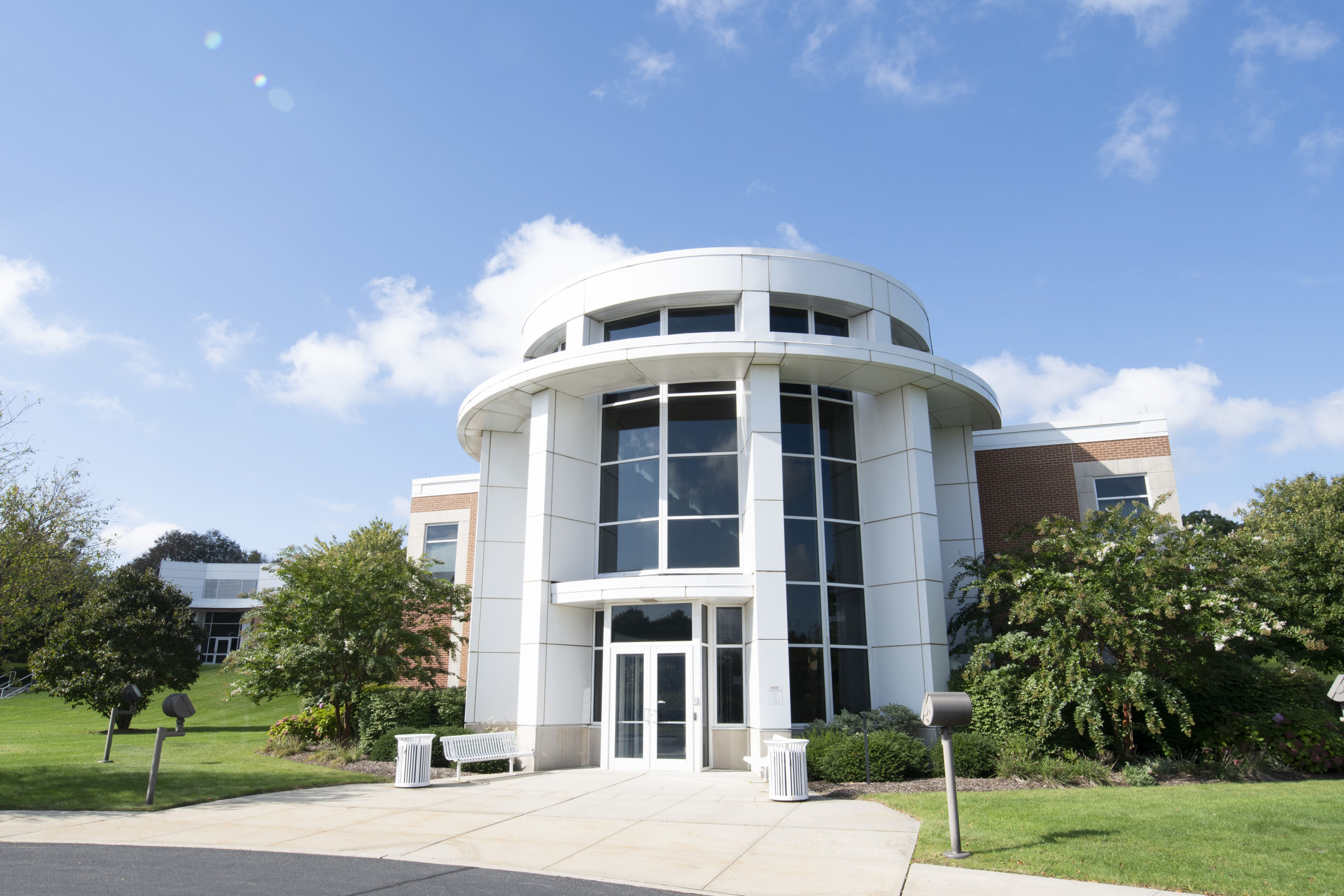 Estée Lauder, Farmingdale State Partner | Long Island Business News