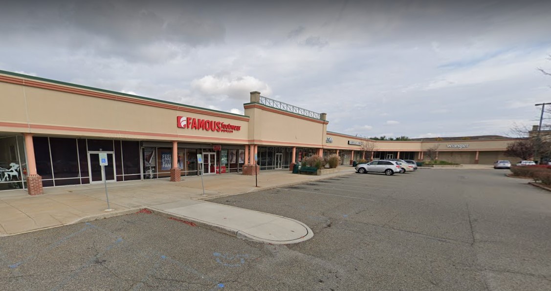 New pickleball business leases Bellport retail space Long Island