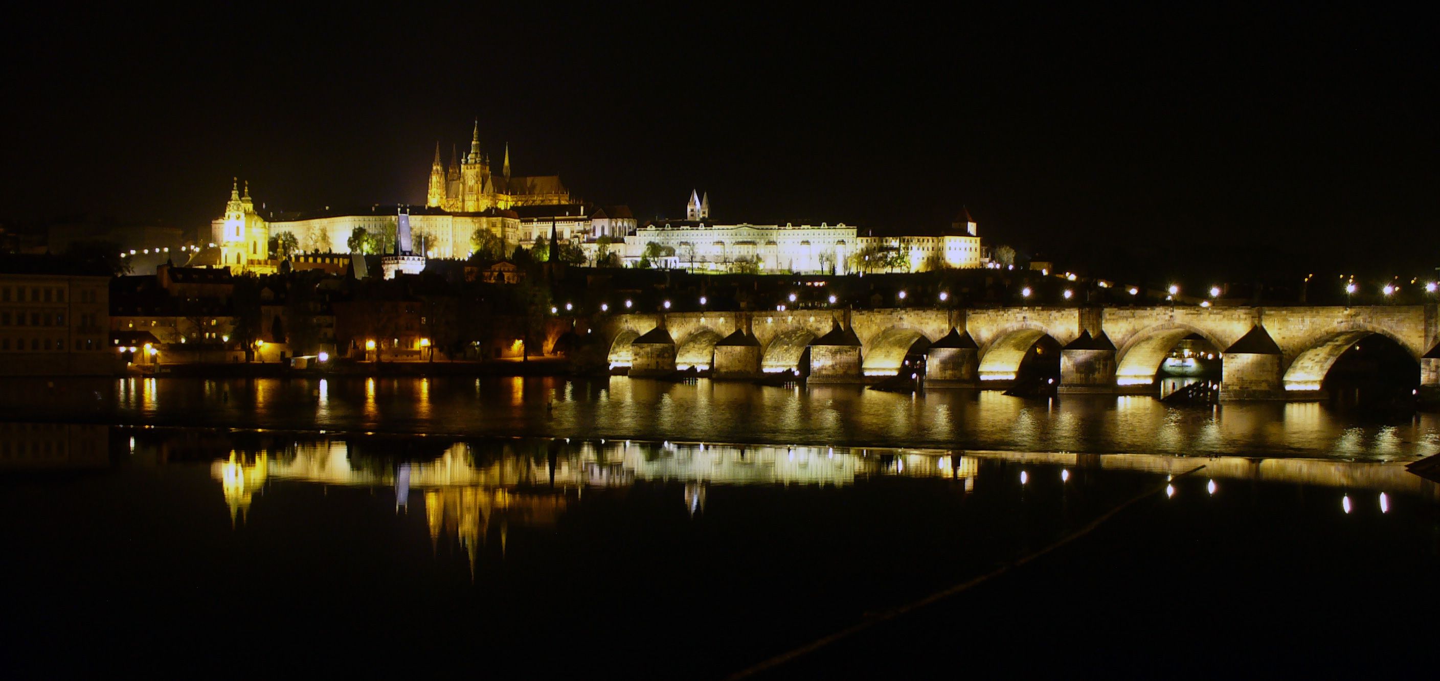 FREE IMAGE Illuminated Prague Castle Libreshot Public Domain Photos