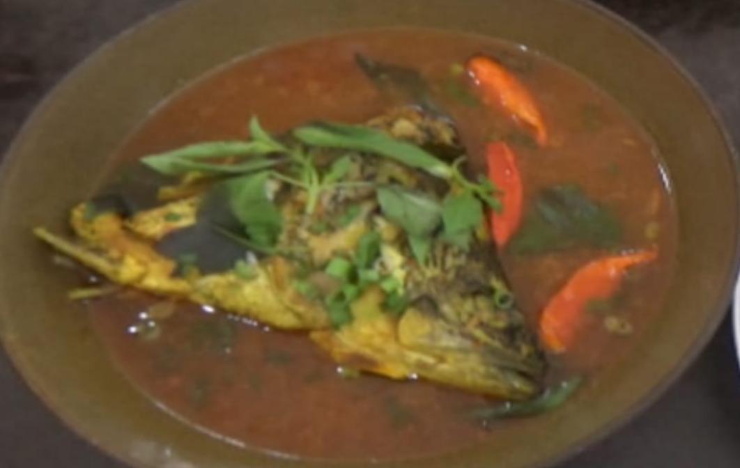 Gurihnya Gulai Kepala Ikan Pak Untung