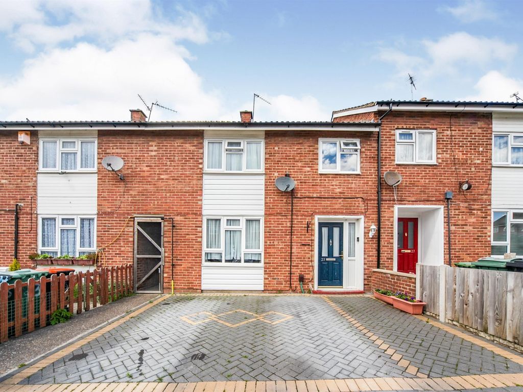 3 bed terraced house for sale in Leaf Road, Houghton Regis, Dunstable