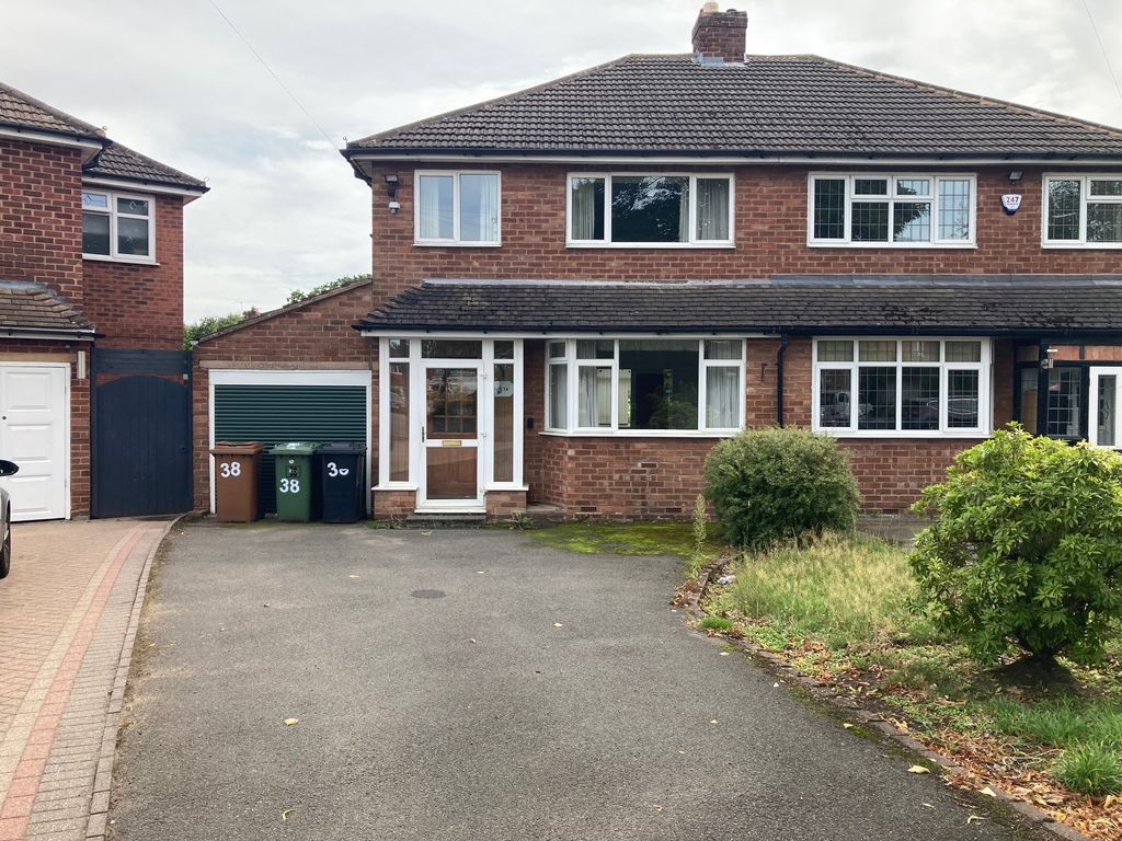 3 bed semidetached house for sale in Northside Drive, Streetly, Sutton