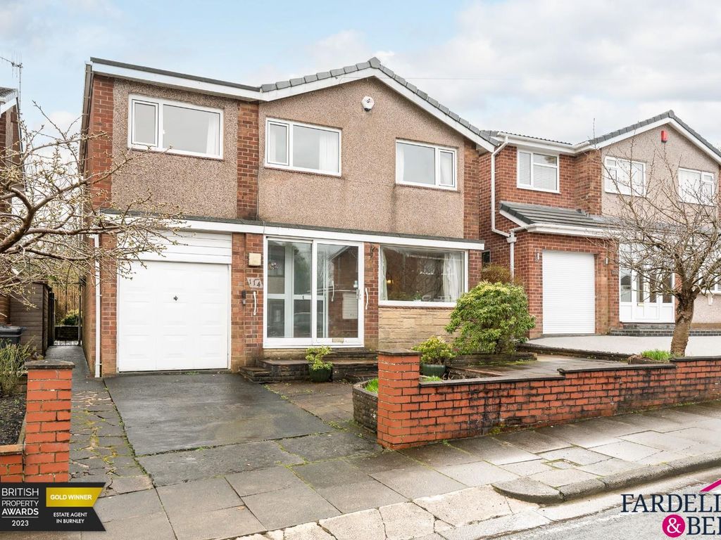 3 bed detached house for sale in Westbourne Avenue South, Burnley BB11