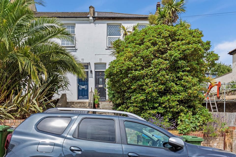 2 bed semidetached house for sale in Parkdale Road, London SE18 Zoopla