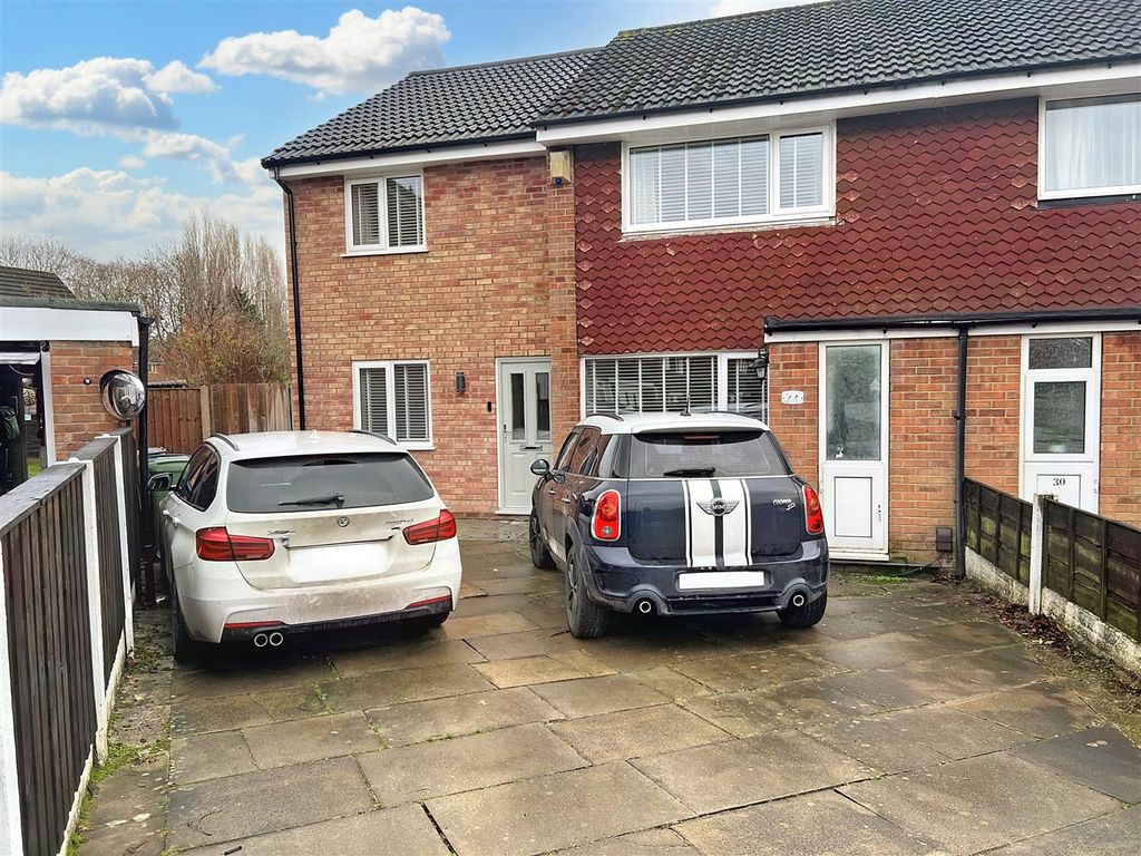 4 bed semidetached house for sale in Westbury Avenue, Sale M33, £