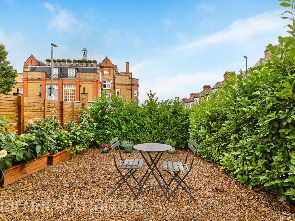 2 bed flat for sale in Latchmere Road, London SW11, £500,000 Zoopla