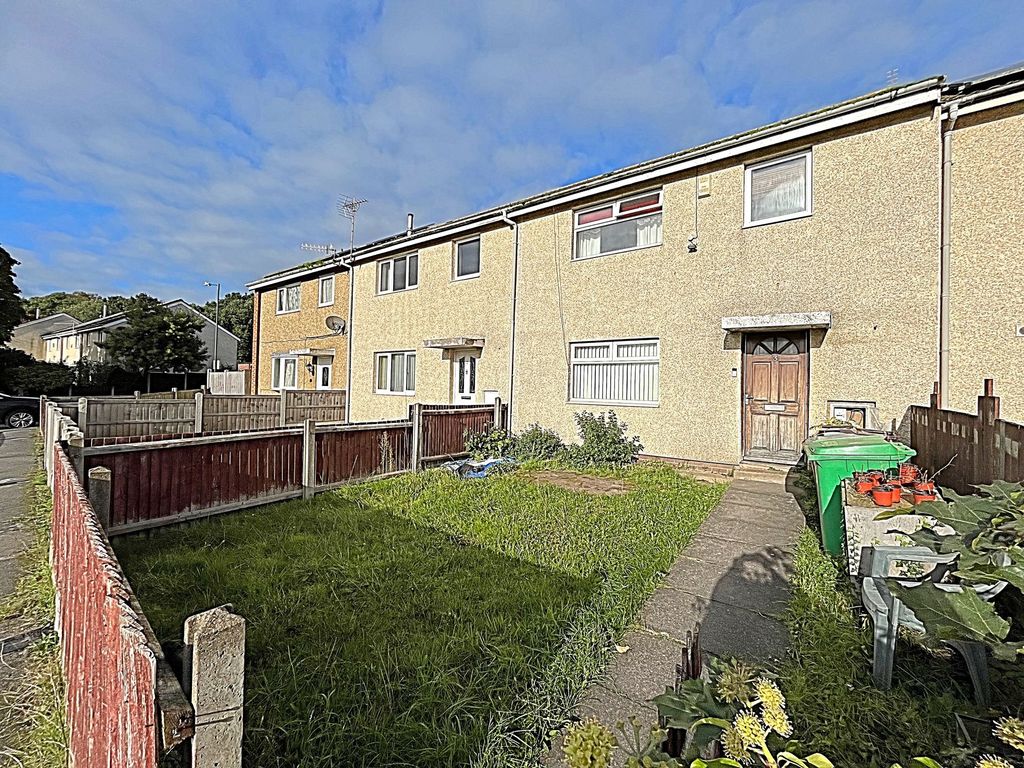 3 bed terraced house for sale in Rees Gardens, Nottingham NG5, £110,000