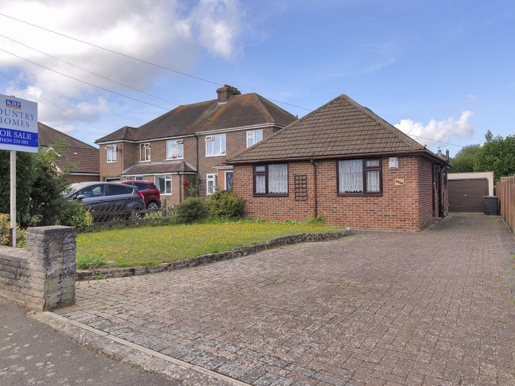 2 bed bungalow for sale in Lunsford Lane, Larkfield, Aylesford ME20, £