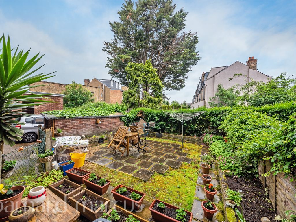 2 bed flat for sale in Burmester Road, London SW17, £400,000 Zoopla