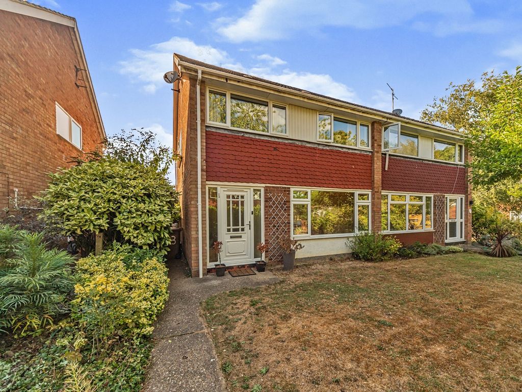 3 bed semidetached house for sale in Taywood Close, Stevenage SG2 Zoopla