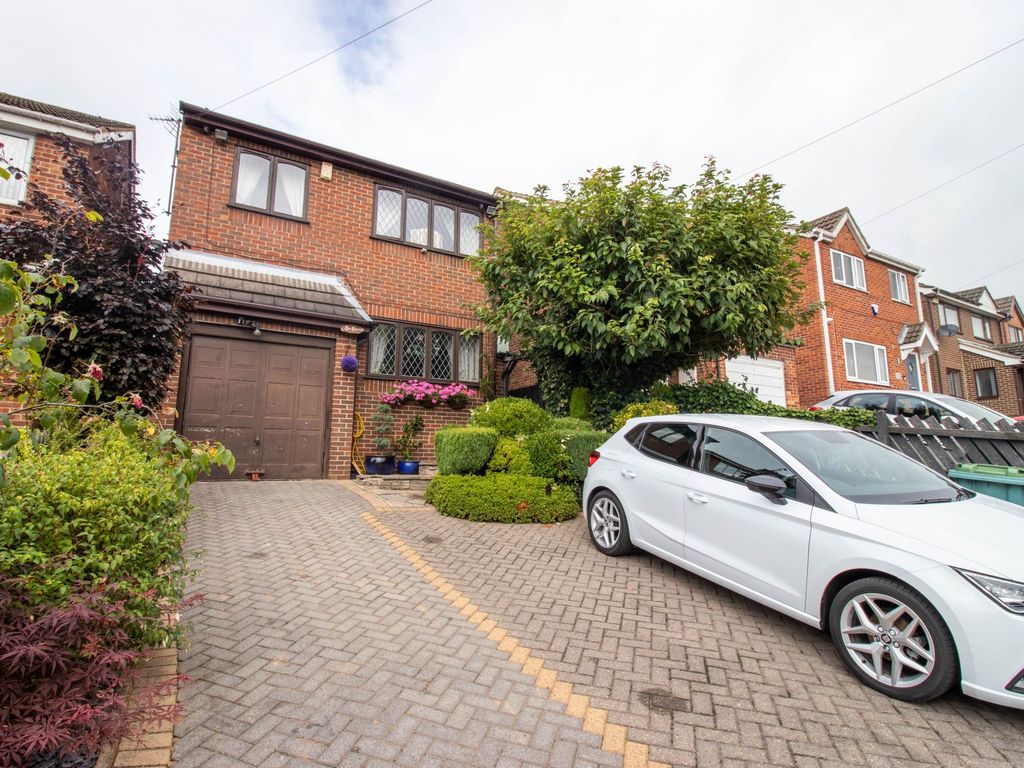 4 bed detached house for sale in Bronte Close, Dewsbury WF13, £235,000