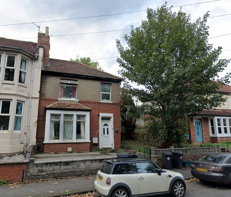 3 bed semidetached house for sale in St. Johns Lane, Bedminster