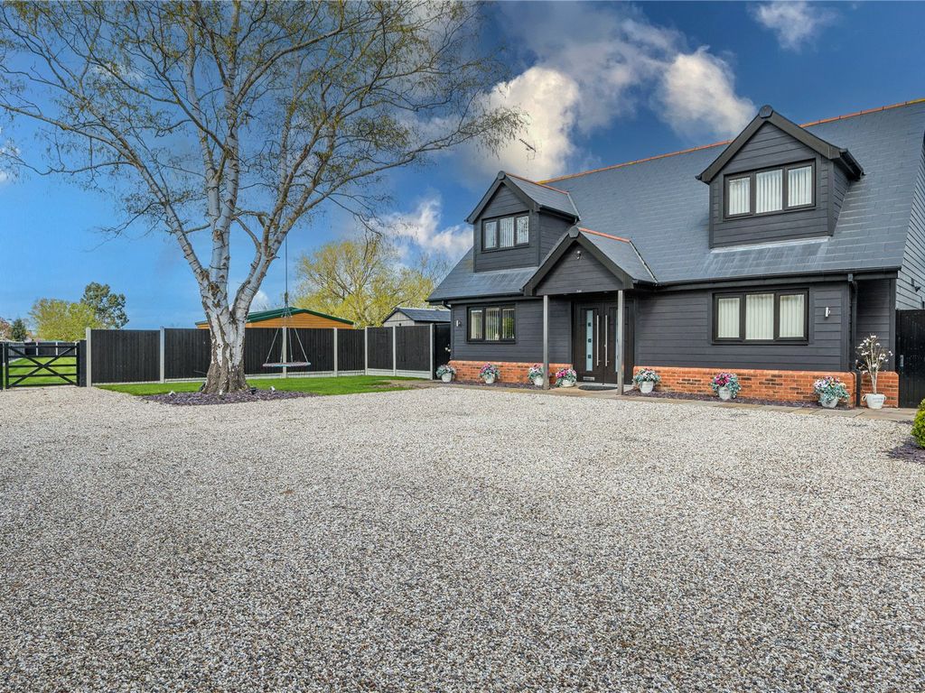 4 bed detached house for sale in Little Wakering Road, Little Wakering