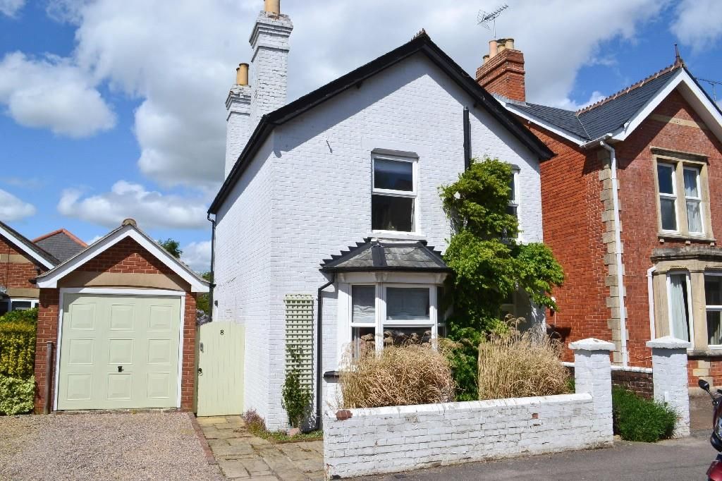 3 bed detached house for sale in Priory Road, Newbury RG14 Zoopla
