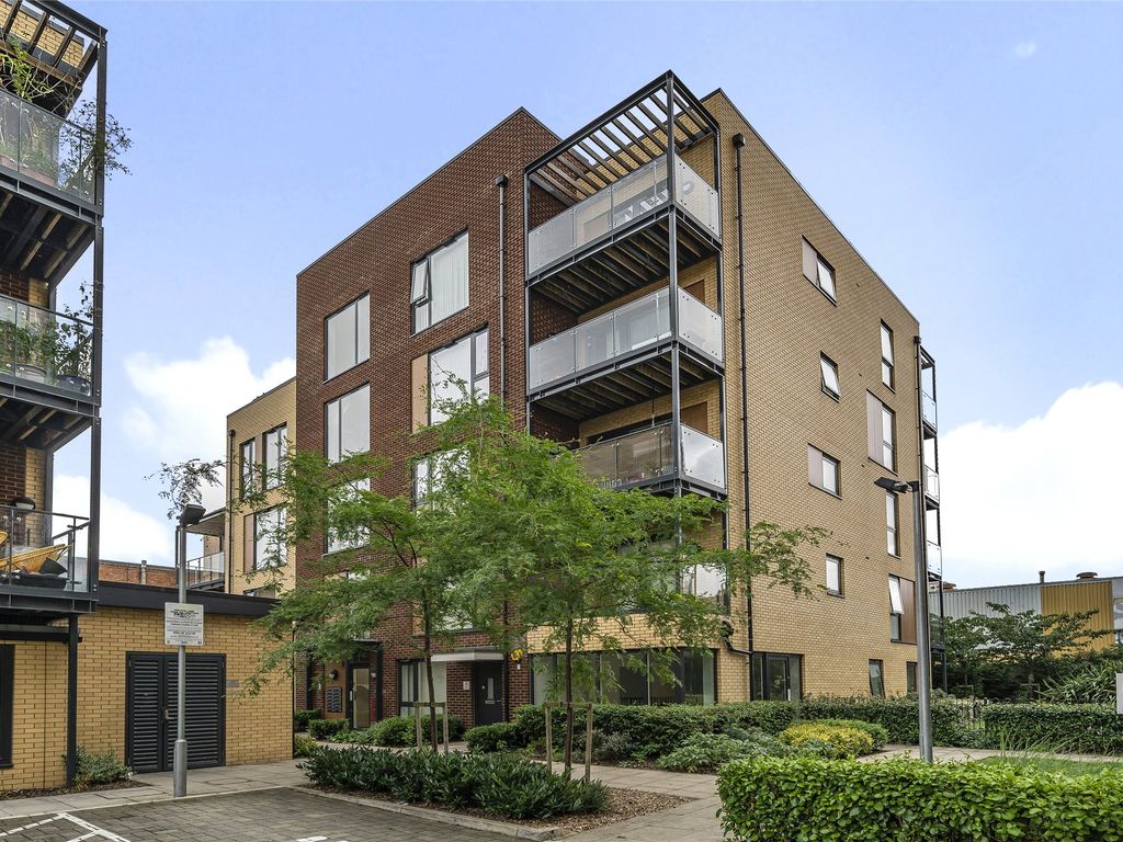 2 bed flat for sale in Trent House, Silverworks Close, London NW9 Zoopla