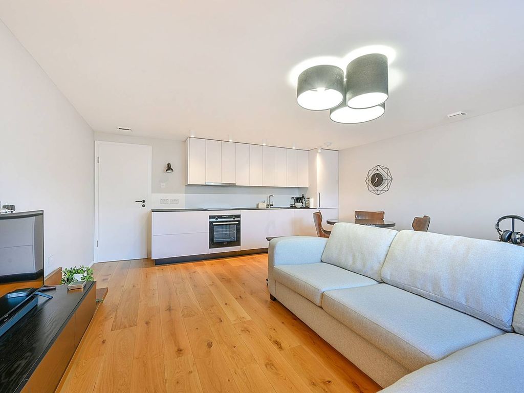 1 bed flat for sale in Horn Lane, Acton, London W3, £380,000 Zoopla