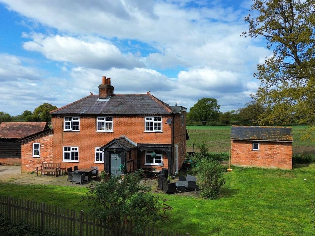 4 bed detached house for sale in Wokingham Road, Hurst, Reading