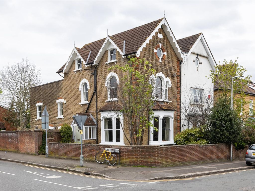 5 bed semidetached house for sale in Chelmsford Road, London E18, £