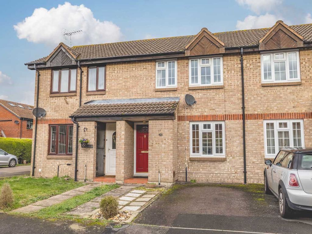 2 bed terraced house for sale in Thorn Drive, Green SL3, £