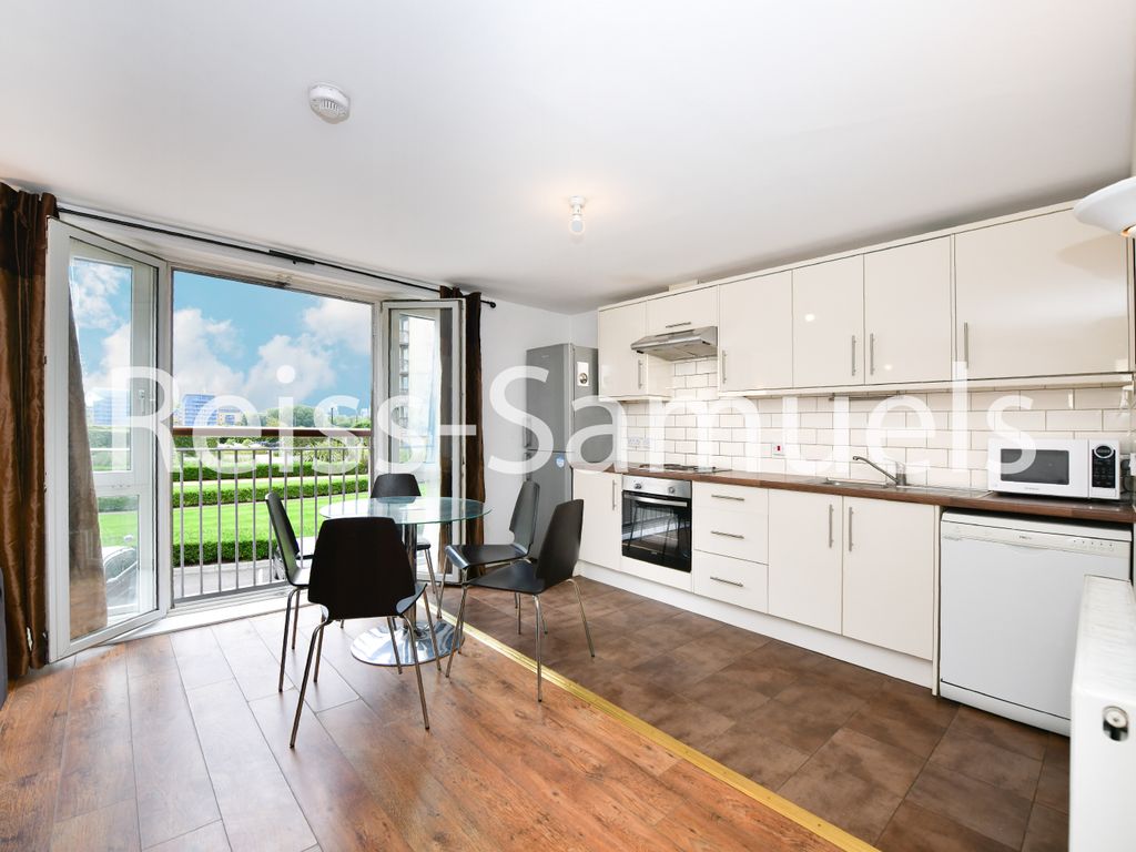 3 bed flat to rent in Franklin Building, Millennium Harbour, Canary