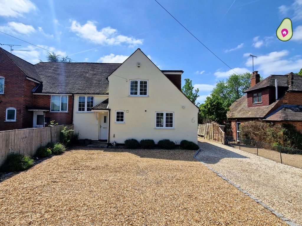 3 bed semidetached house for sale in The Village, Finchampstead
