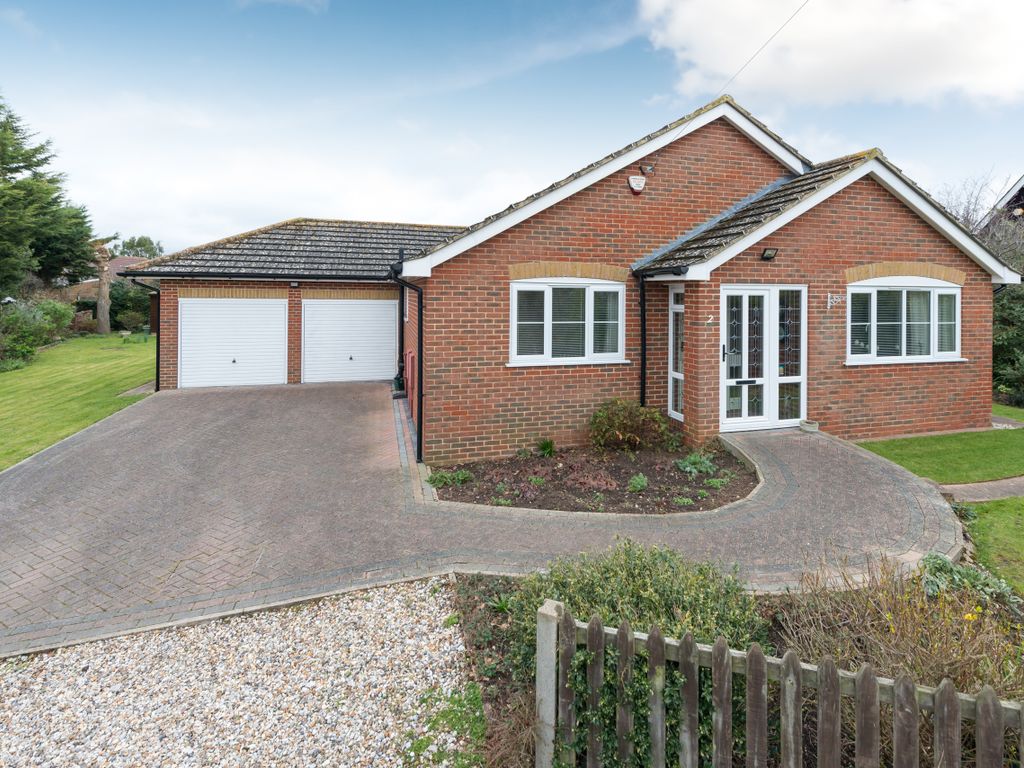 3 bed detached bungalow for sale in The Crescent, Grasmere Road