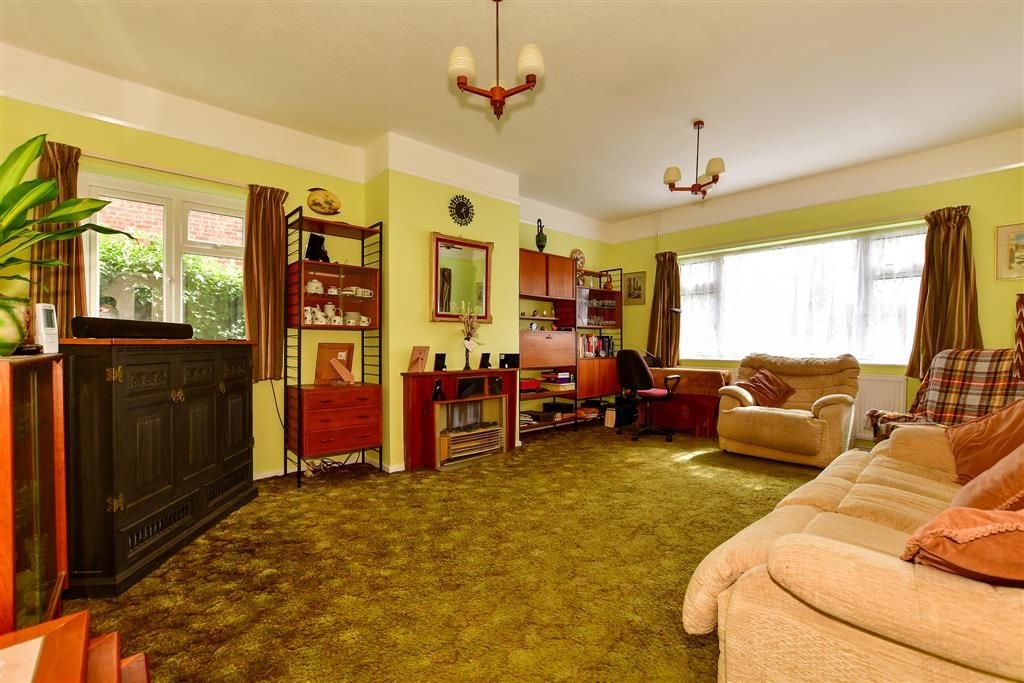 4 bed detached house for sale in Lower Queens Road, Ashford, Kent TN24