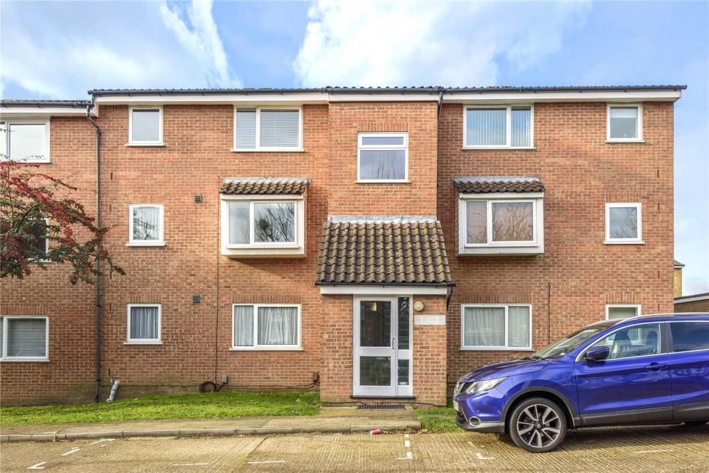 Studio to rent in Aylsham Drive, Ickenham, Uxbridge UB10 Zoopla