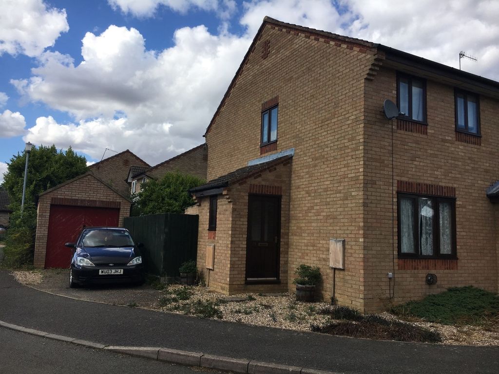 2 bed semidetached house to rent in Beech Drive, Woodford Halse NN11