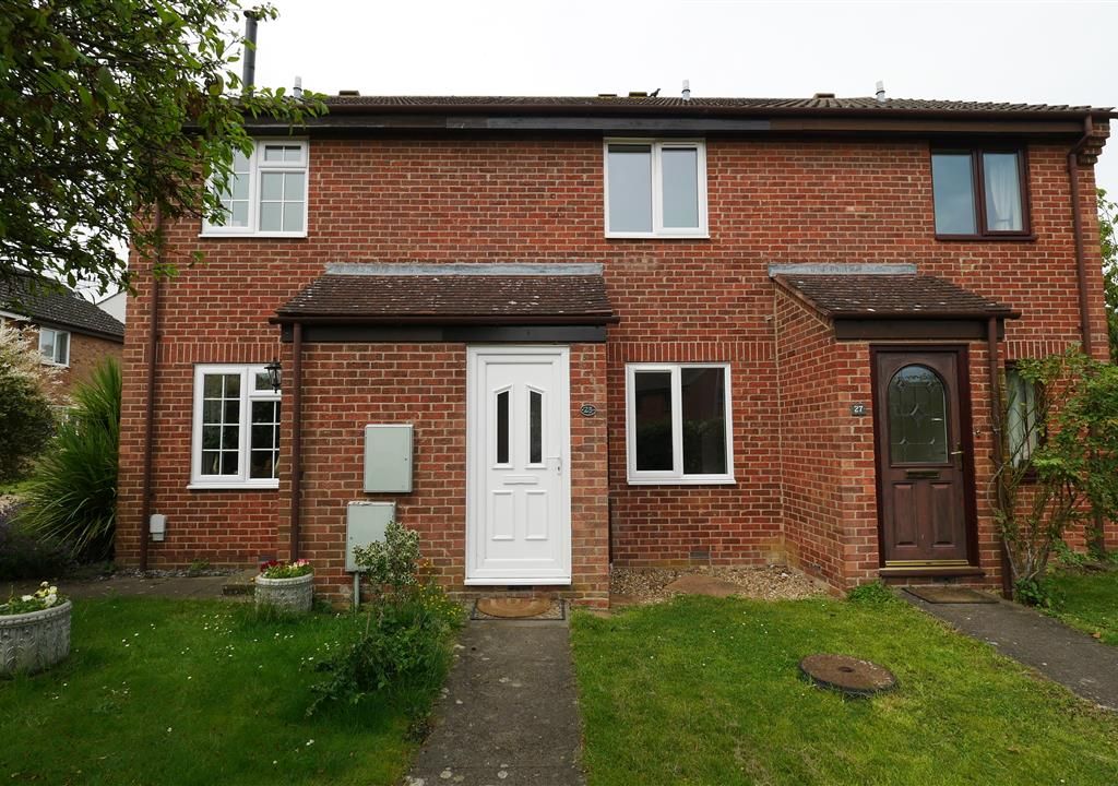 2 bed terraced house to rent in Manor Close, Buckden, St. Neots PE19, £