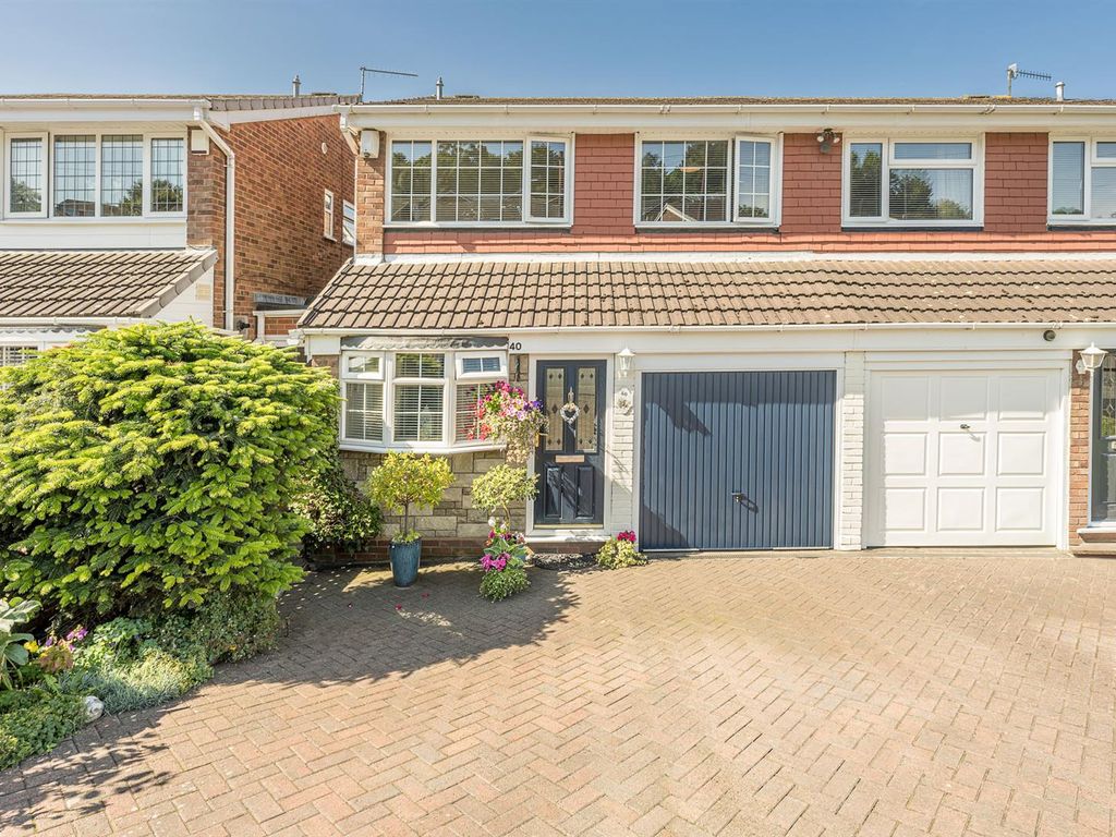 3 bed semidetached house for sale in Park Ridge Drive, Halesowen B63