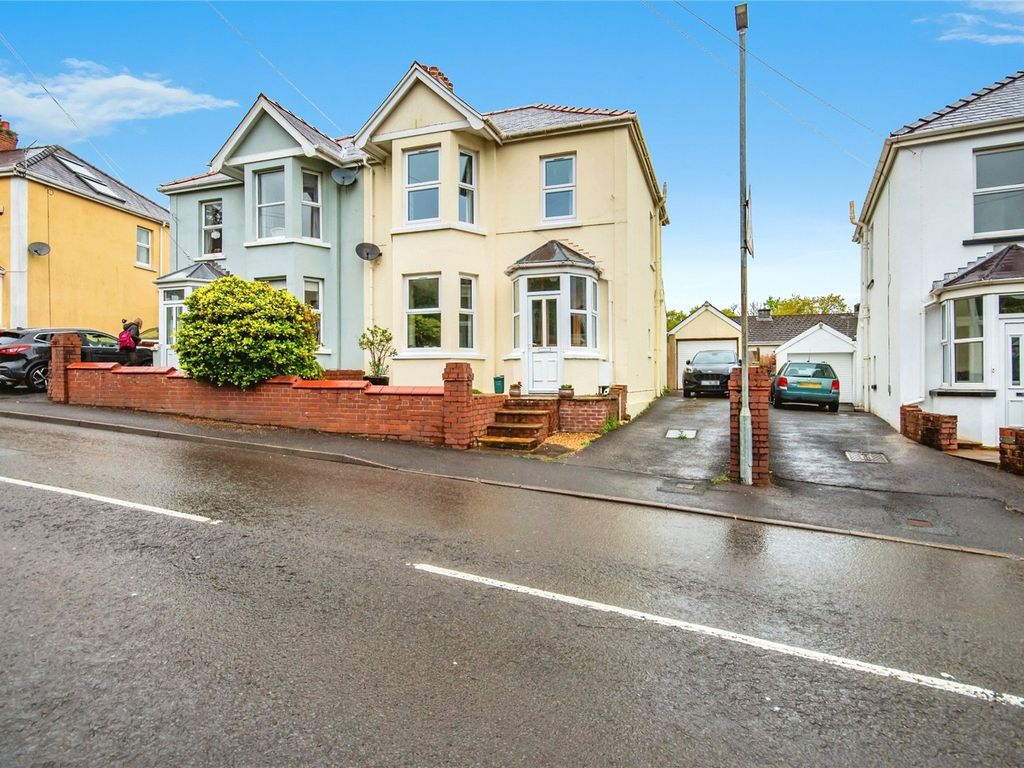 3 bed semidetached house for sale in College Road, Carmarthen