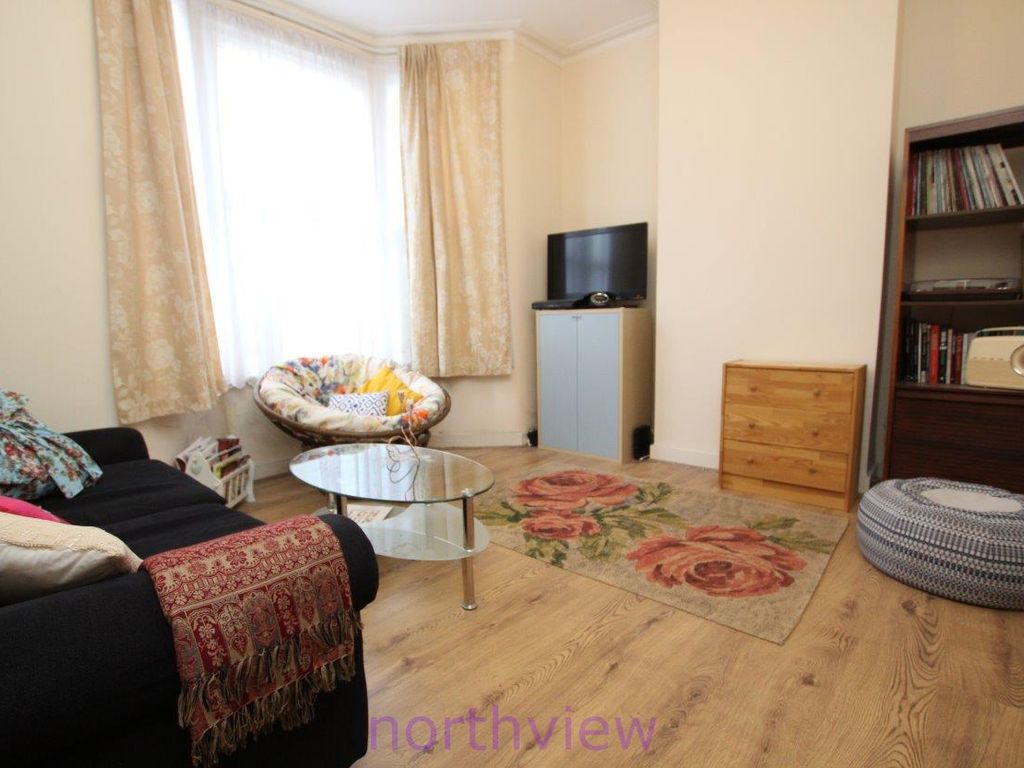 1 bed flat for sale in Huxley Road, Leyton E10 Zoopla