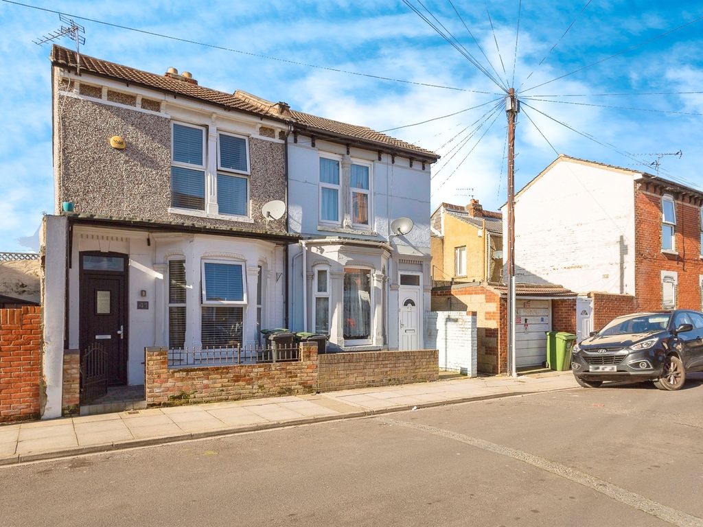 3 bed semidetached house for sale in Farlington Road, Portsmouth PO2