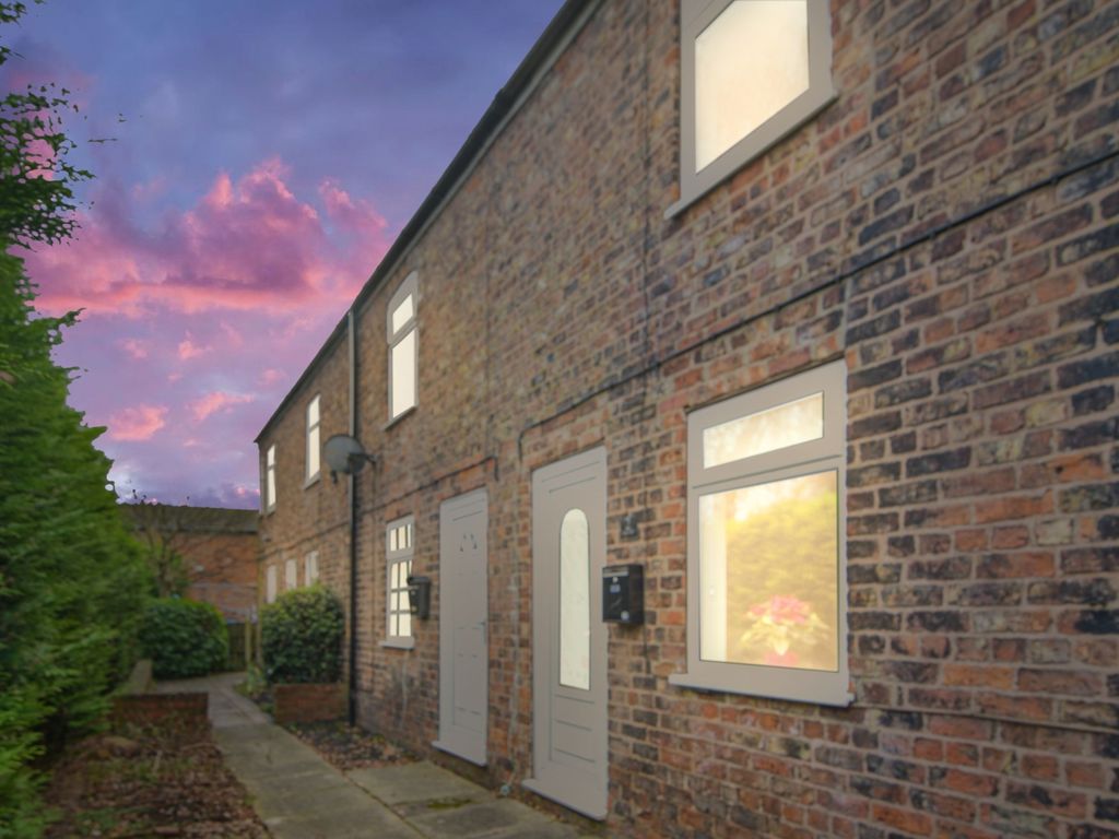 2 bed mews house for sale in Daisy Hill, Main Road, Selby, North