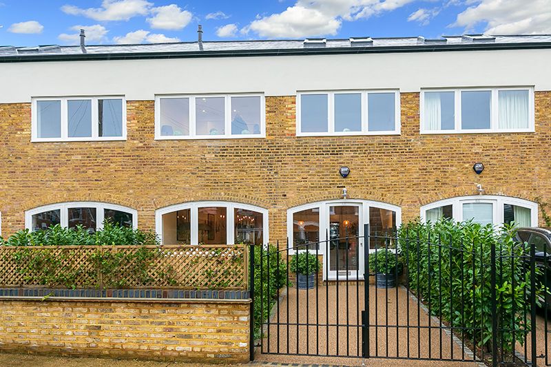 2 bed terraced house for sale in Gloucester Road, Kew TW9 Zoopla