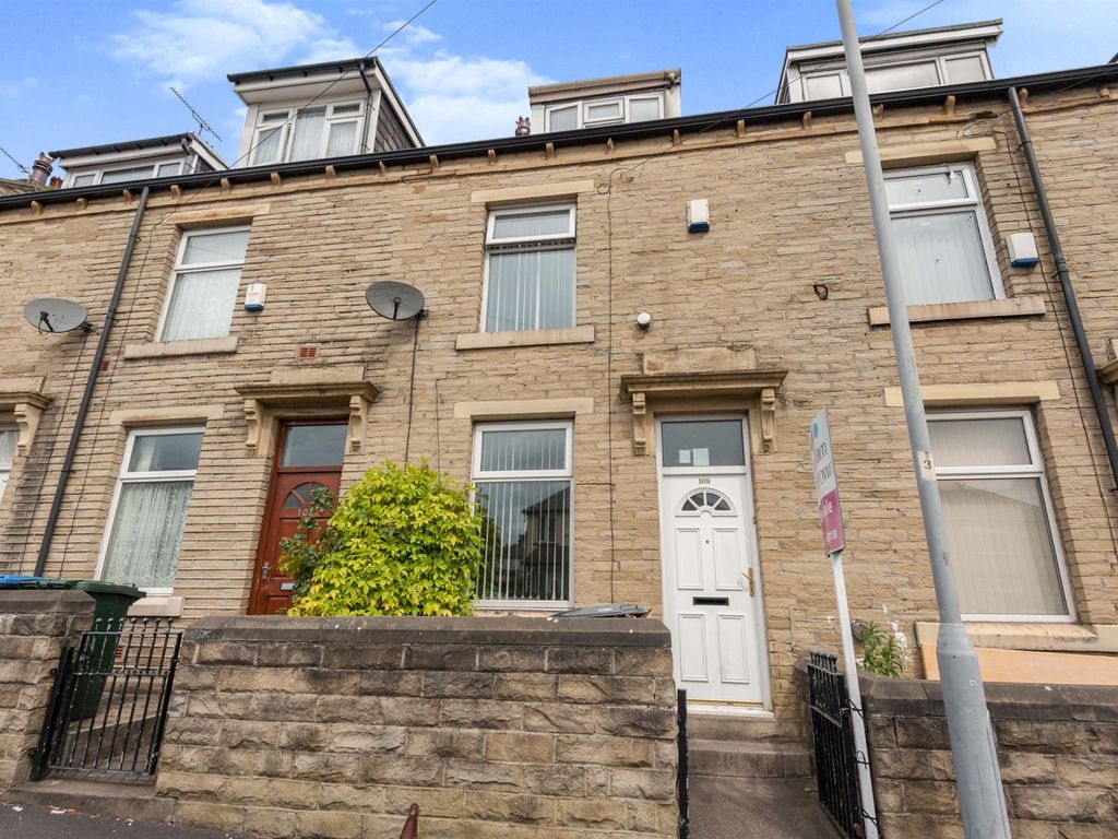 4 bed terraced house for sale in Round Street, Bradford BD5 Zoopla